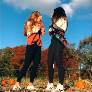 Meet your Posher, Ava